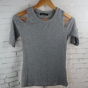 URBAN X LIGHT GREY SHORT SLEEVE ROUND NECK RIBBED COLD SHOULDER TOP SIZE SMALL